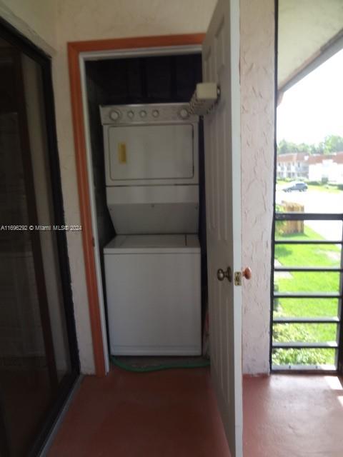 900 NE 209th Ter # 31 Unit: 201-31