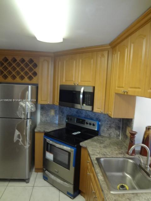 900 NE 209th Ter # 31 Unit: 201-31