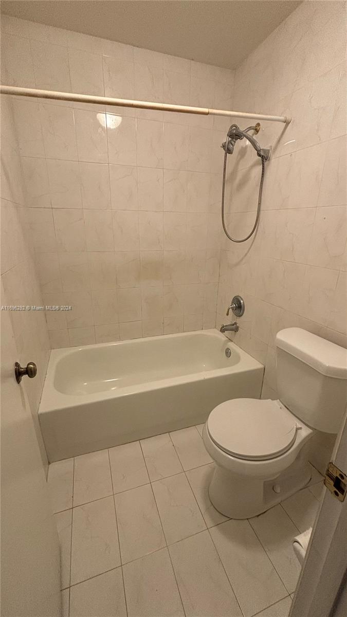 900 NE 209th Ter # 31 Unit: 201-31