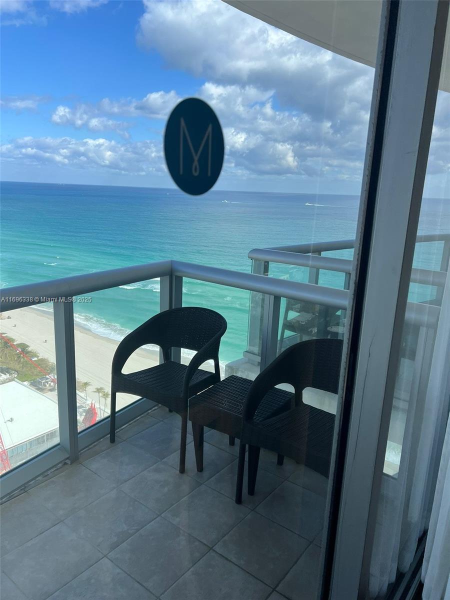 18683 Collins Ave Unit: PH2606