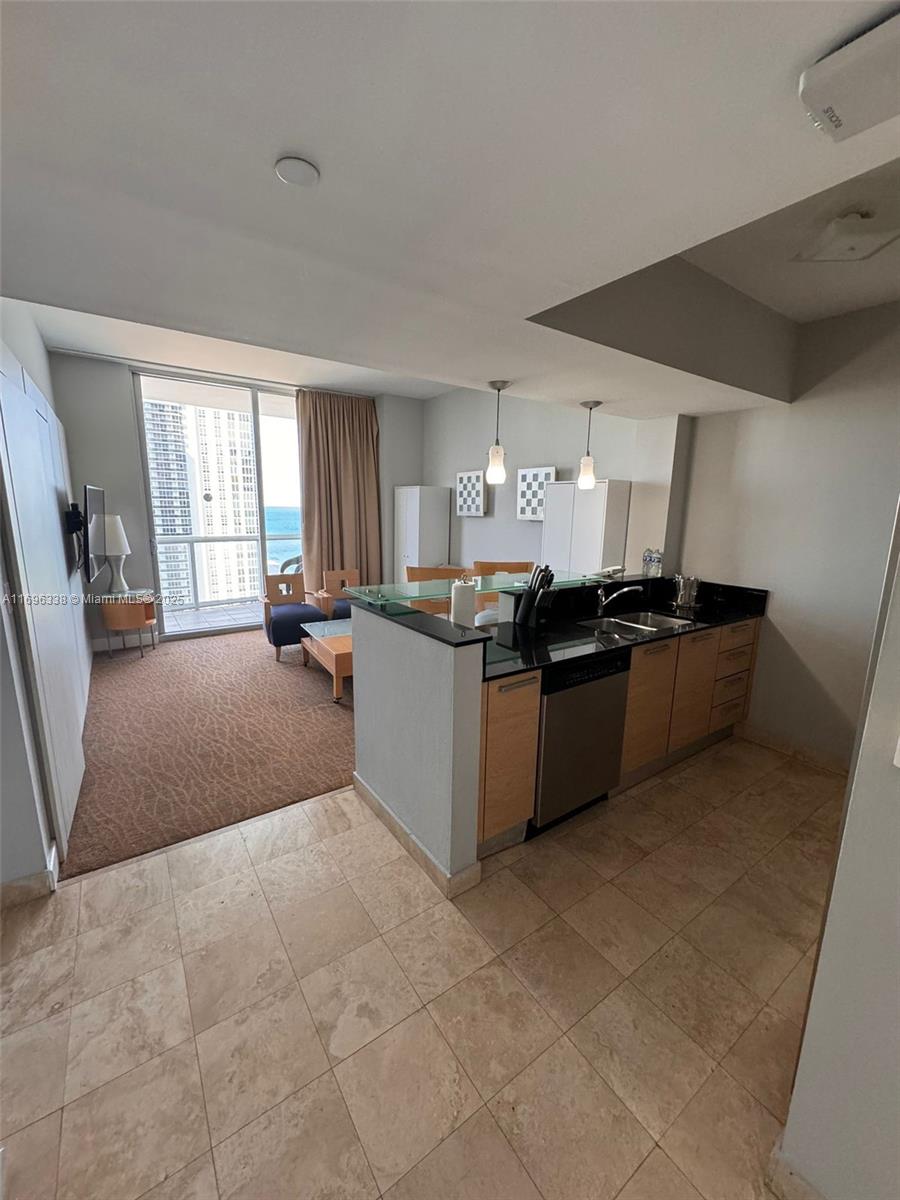 18683 Collins Ave Unit: PH2606