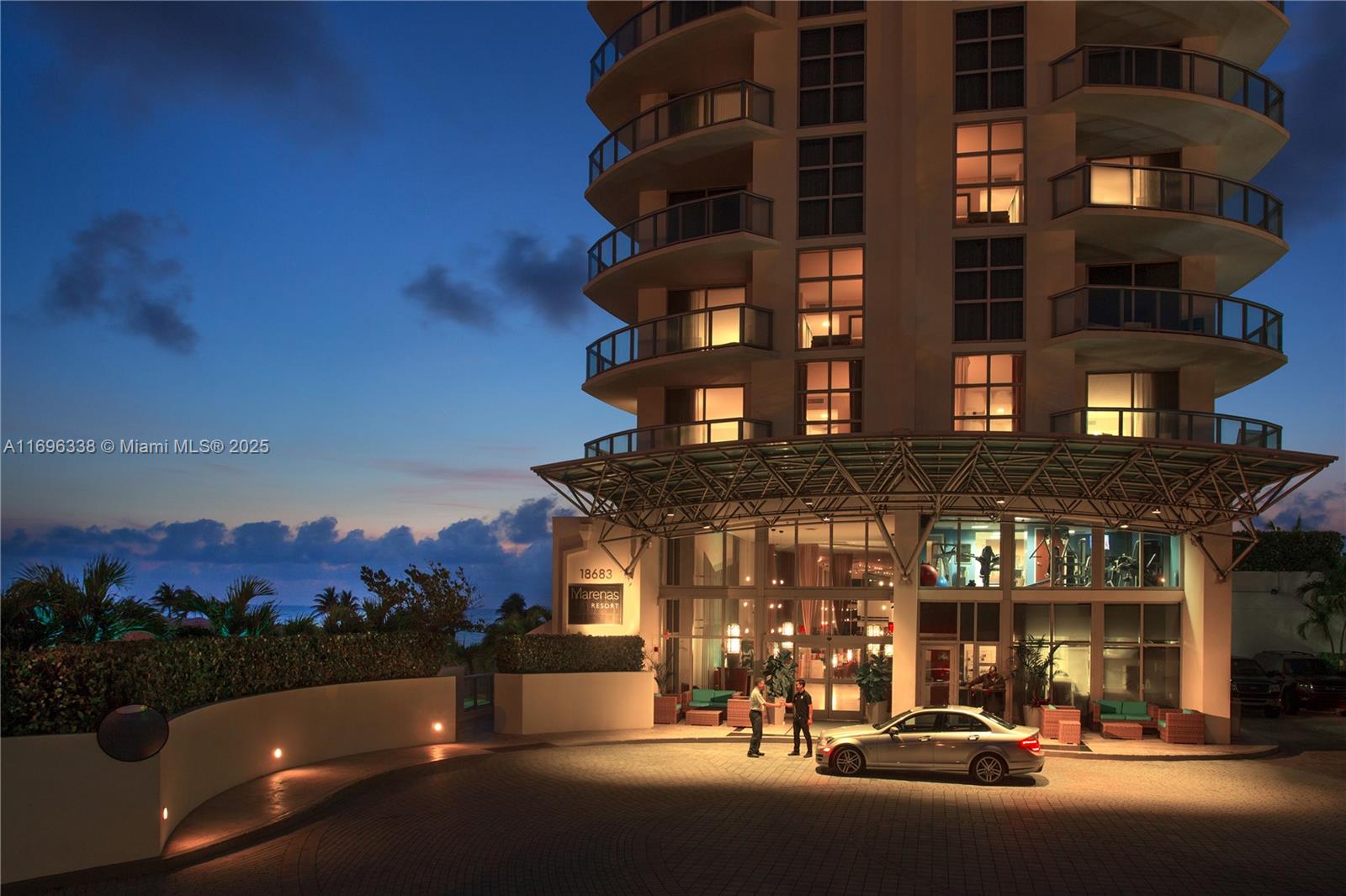 18683 Collins Ave Unit: PH2606