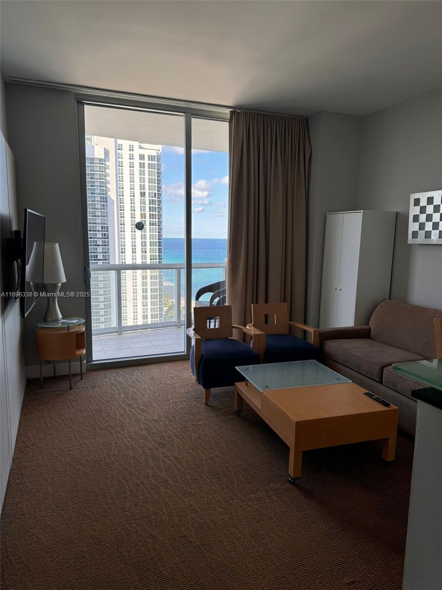 18683 Collins Ave Unit: PH2606