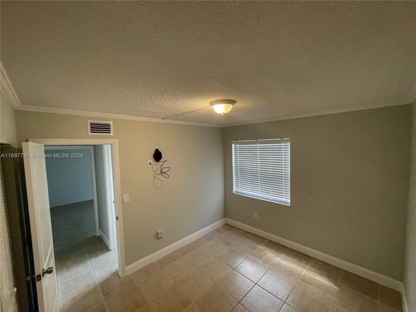10897 NW 7th St # 29 Unit: 14-29