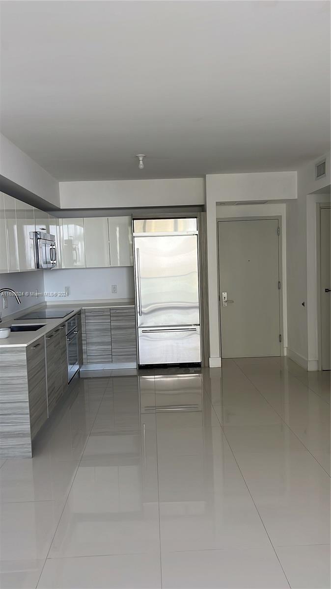 1300 Brickell Bay Dr # 2205