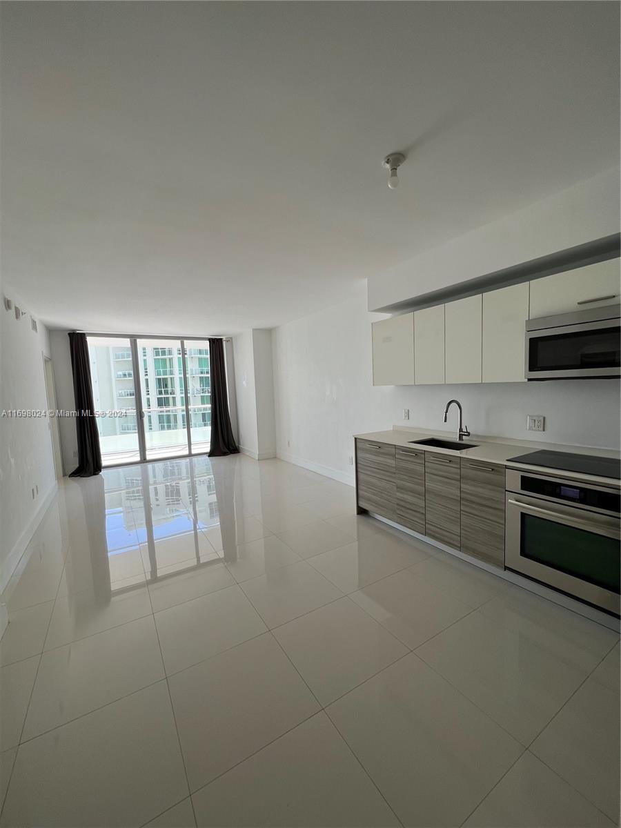 1300 Brickell Bay Dr # 2205