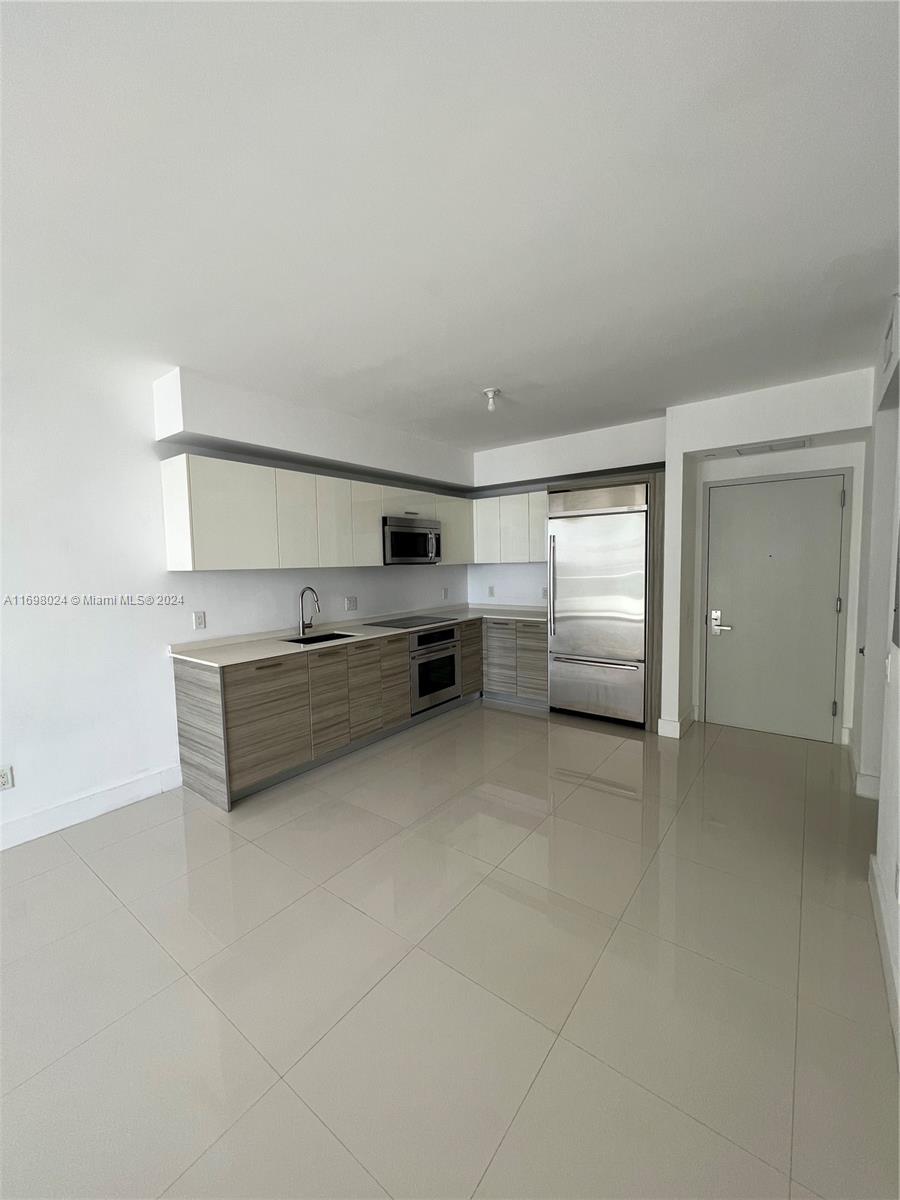 1300 Brickell Bay Dr # 2205