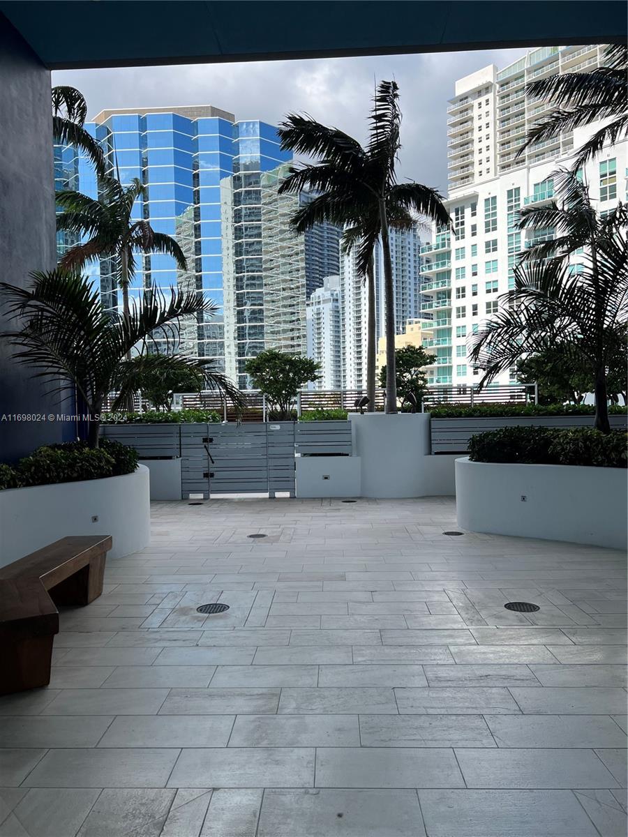 1300 Brickell Bay Dr # 2205