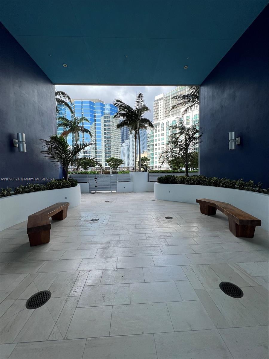 1300 Brickell Bay Dr # 2205
