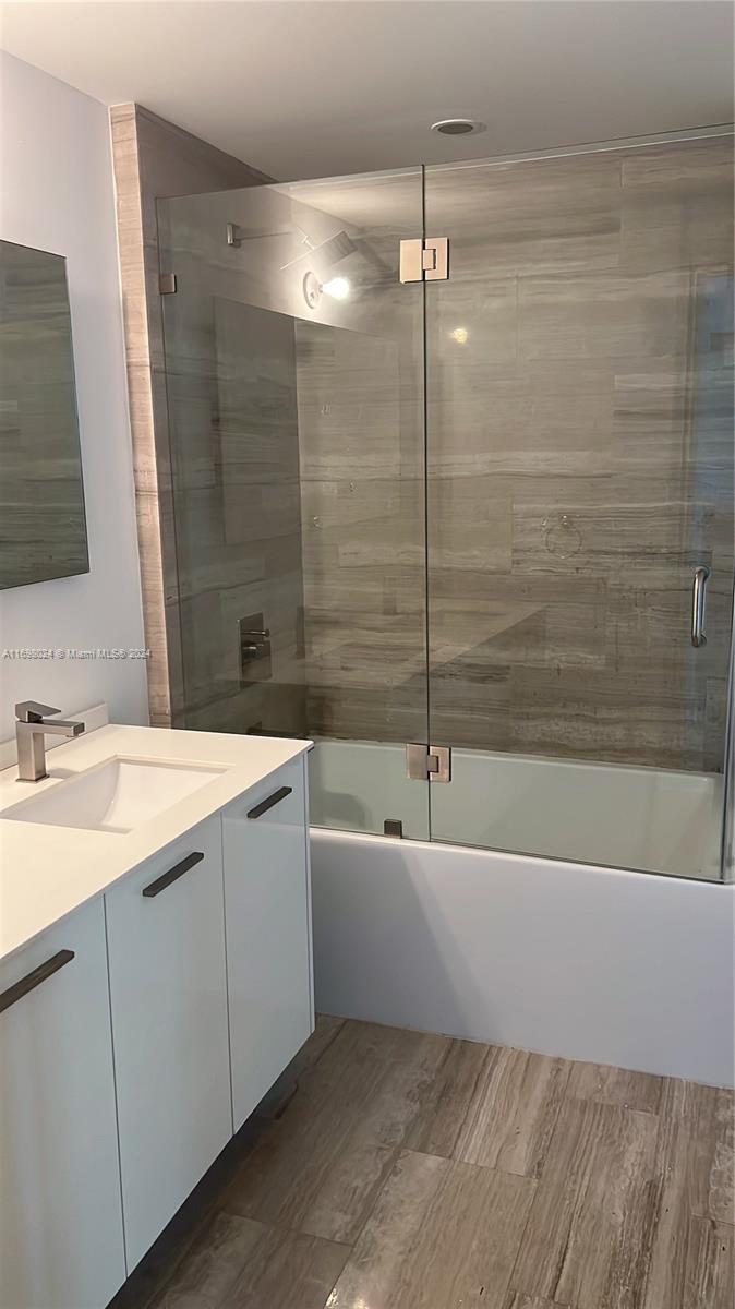 1300 Brickell Bay Dr # 2205