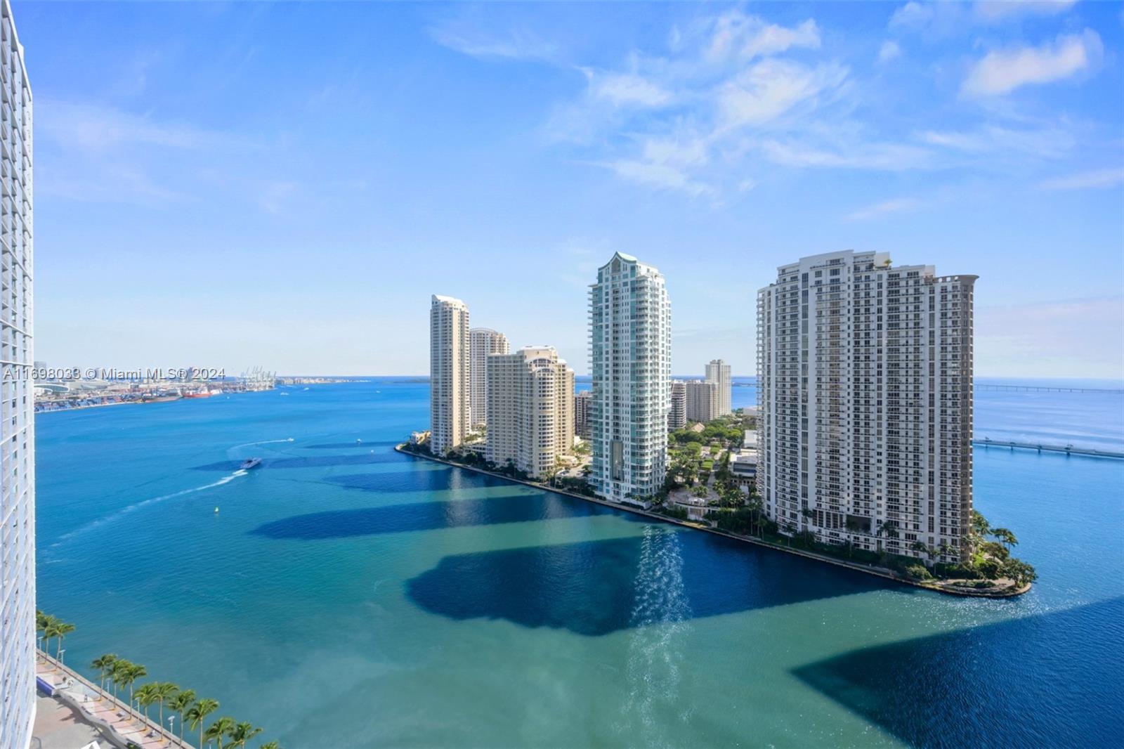 300 S Biscayne Blvd # 2212 Unit: T-2212