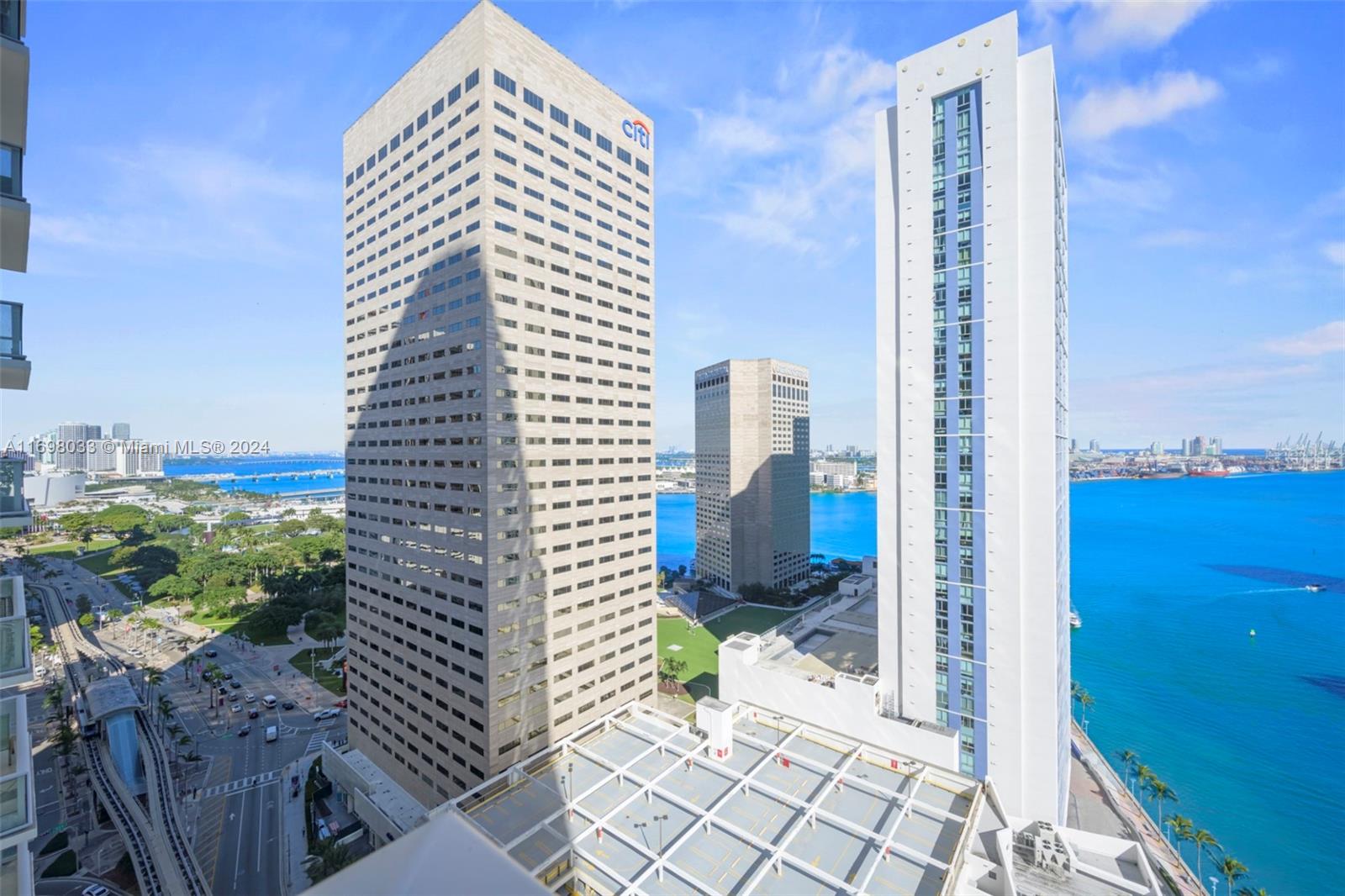 300 S Biscayne Blvd # 2212 Unit: T-2212