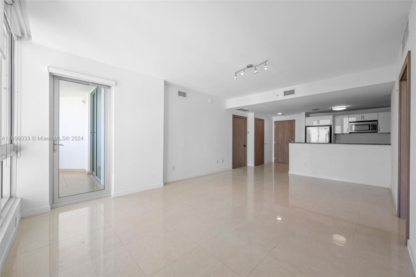 300 S Biscayne Blvd # 2212 Unit: T-2212
