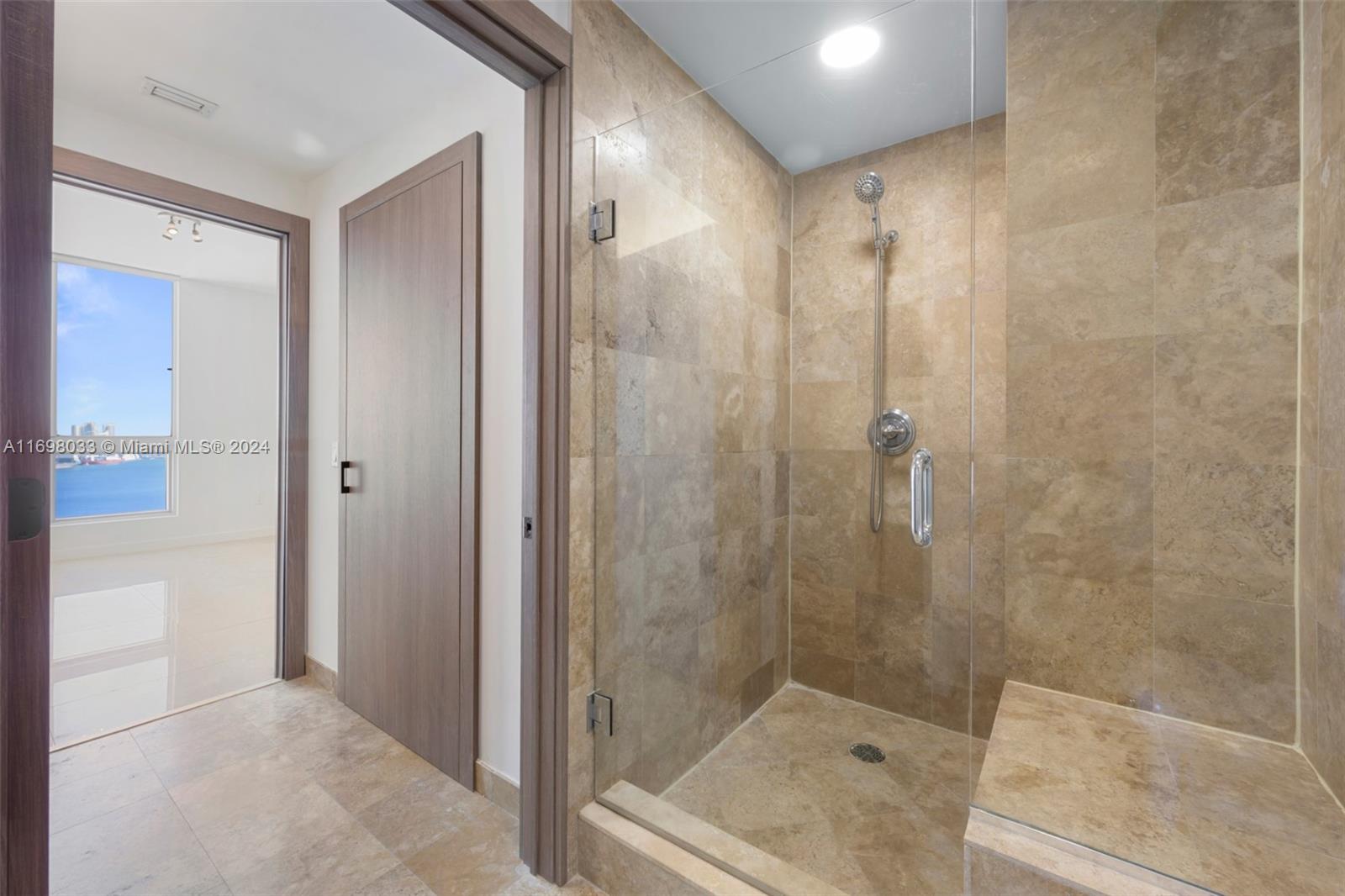 300 S Biscayne Blvd # 2212 Unit: T-2212