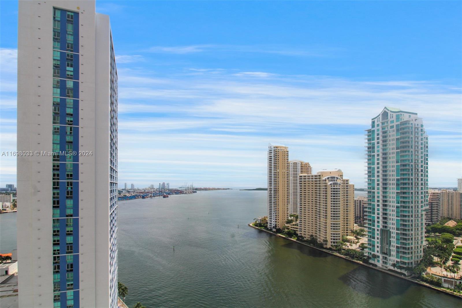 300 S Biscayne Blvd # 2212 Unit: T-2212