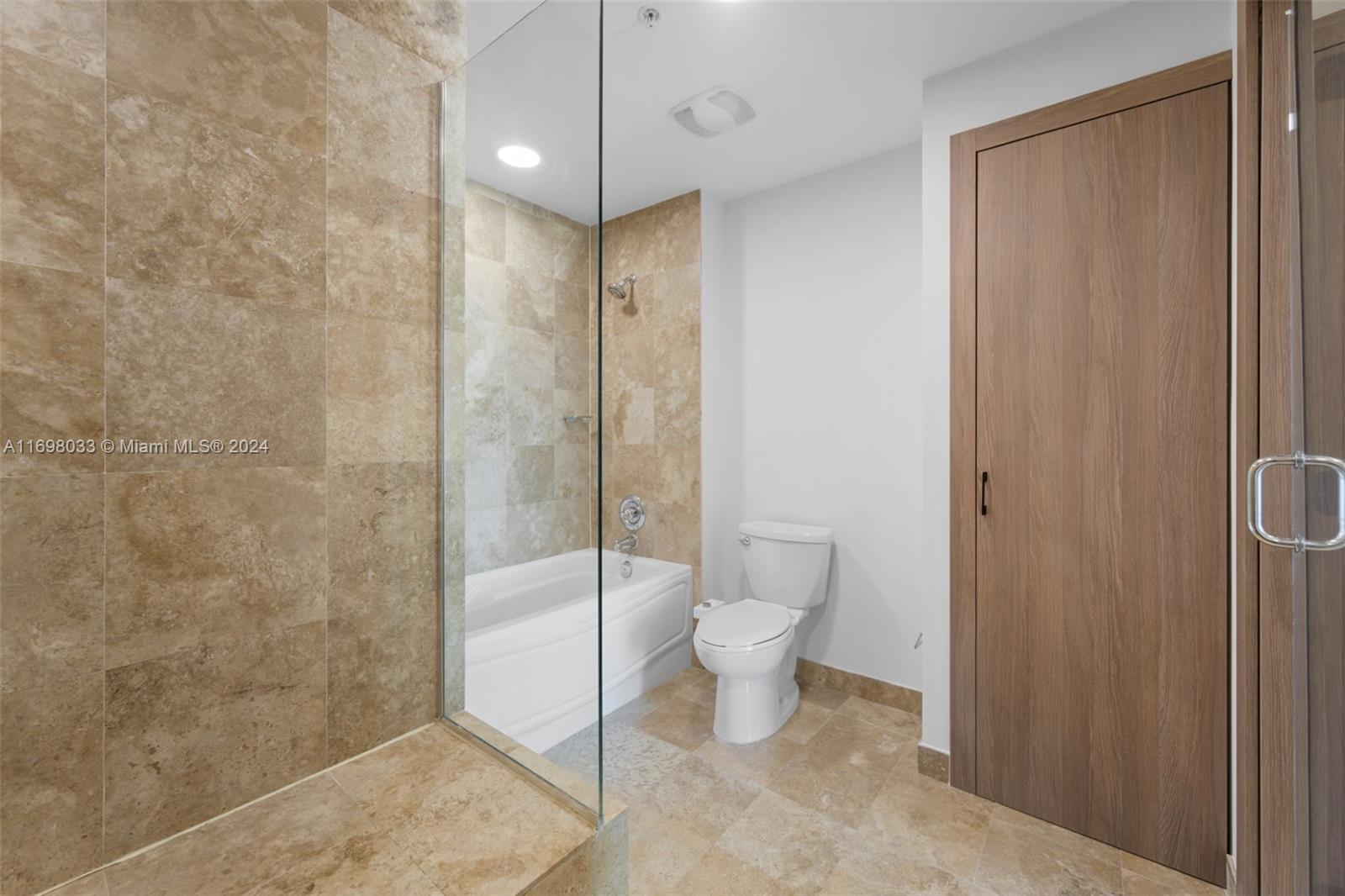 300 S Biscayne Blvd # 2212 Unit: T-2212