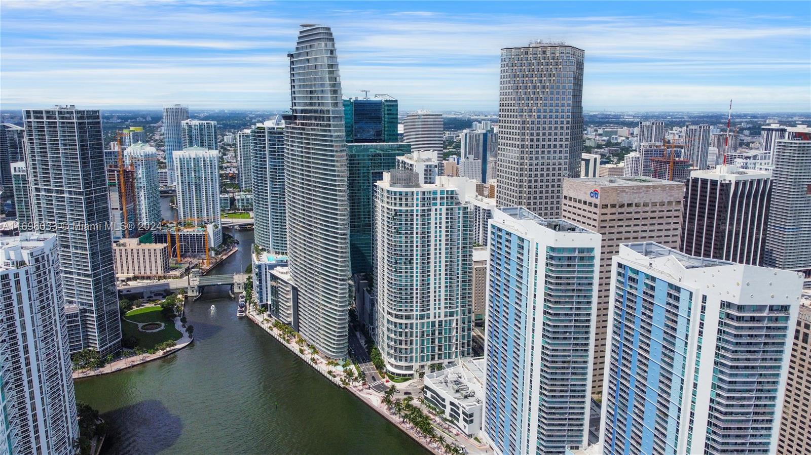 300 S Biscayne Blvd # 2212 Unit: T-2212