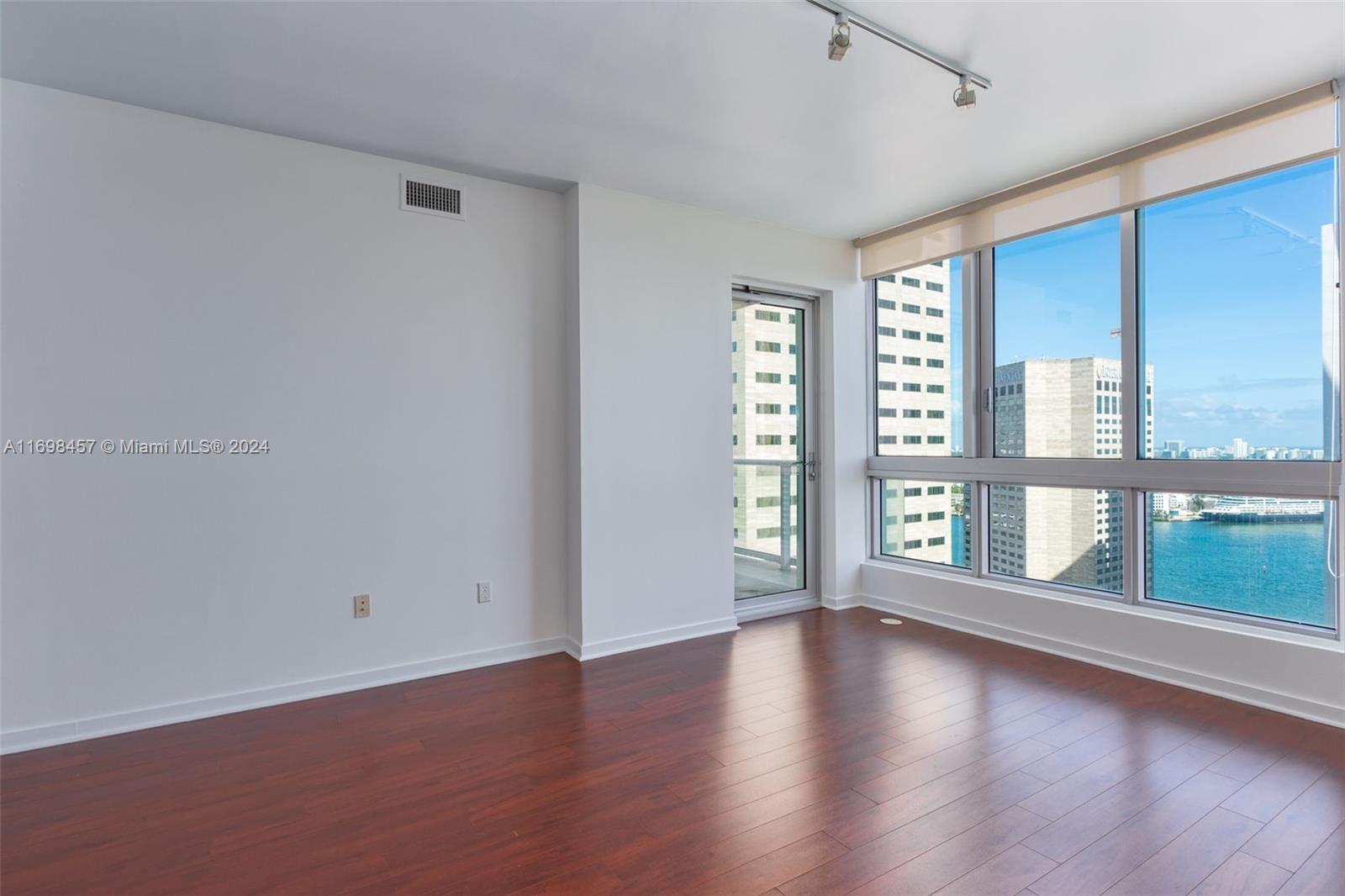 300 S Biscayne Blvd # 2614 Unit: T-2614