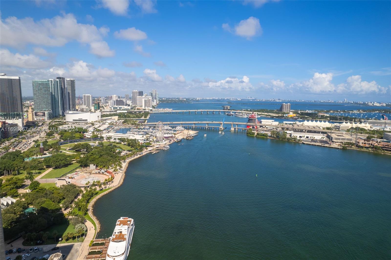 300 S Biscayne Blvd # 2614 Unit: T-2614