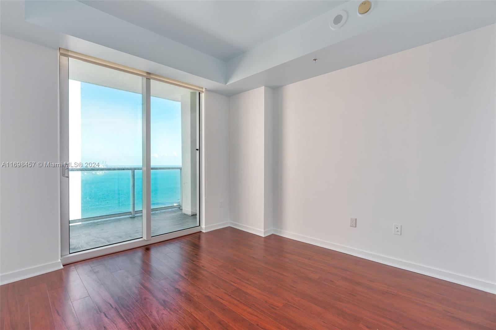 300 S Biscayne Blvd # 2614 Unit: T-2614