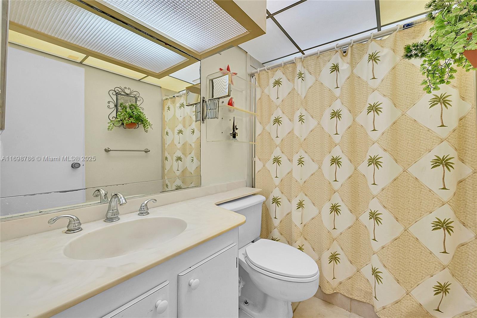 5900 NW 44th St # 704