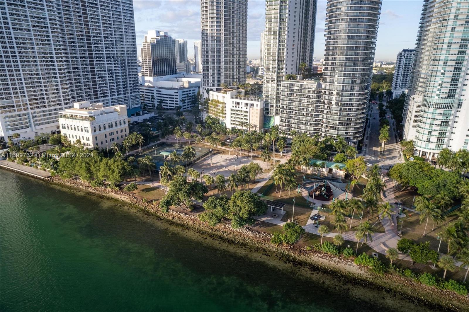 1750 N Bayshore Dr # 2603