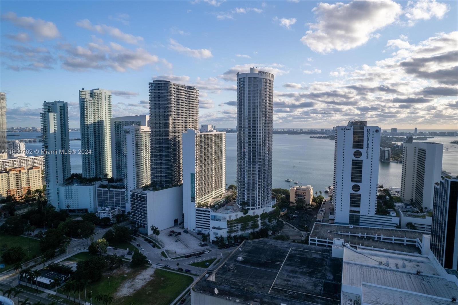 1750 N Bayshore Dr # 2603
