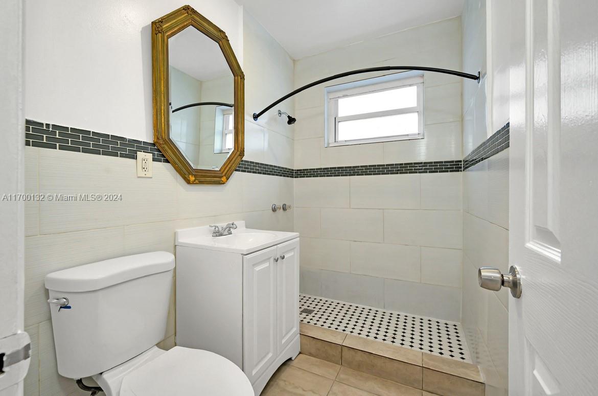 14 NW 169th St