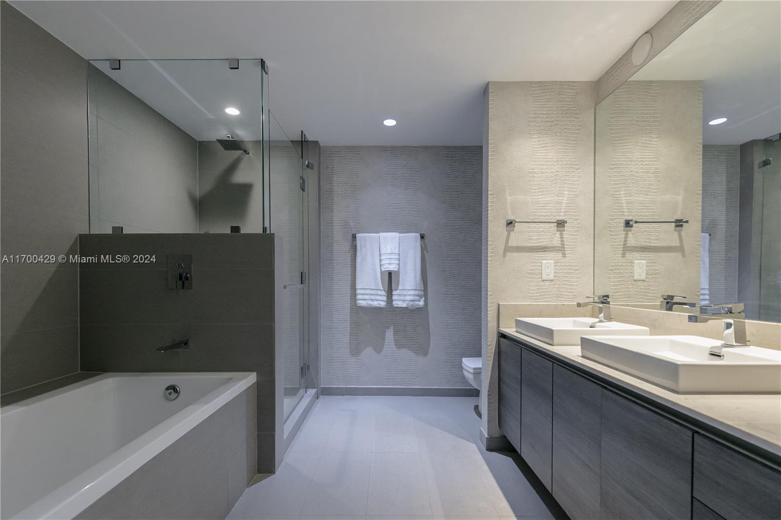 1080 Brickell Ave # 3800