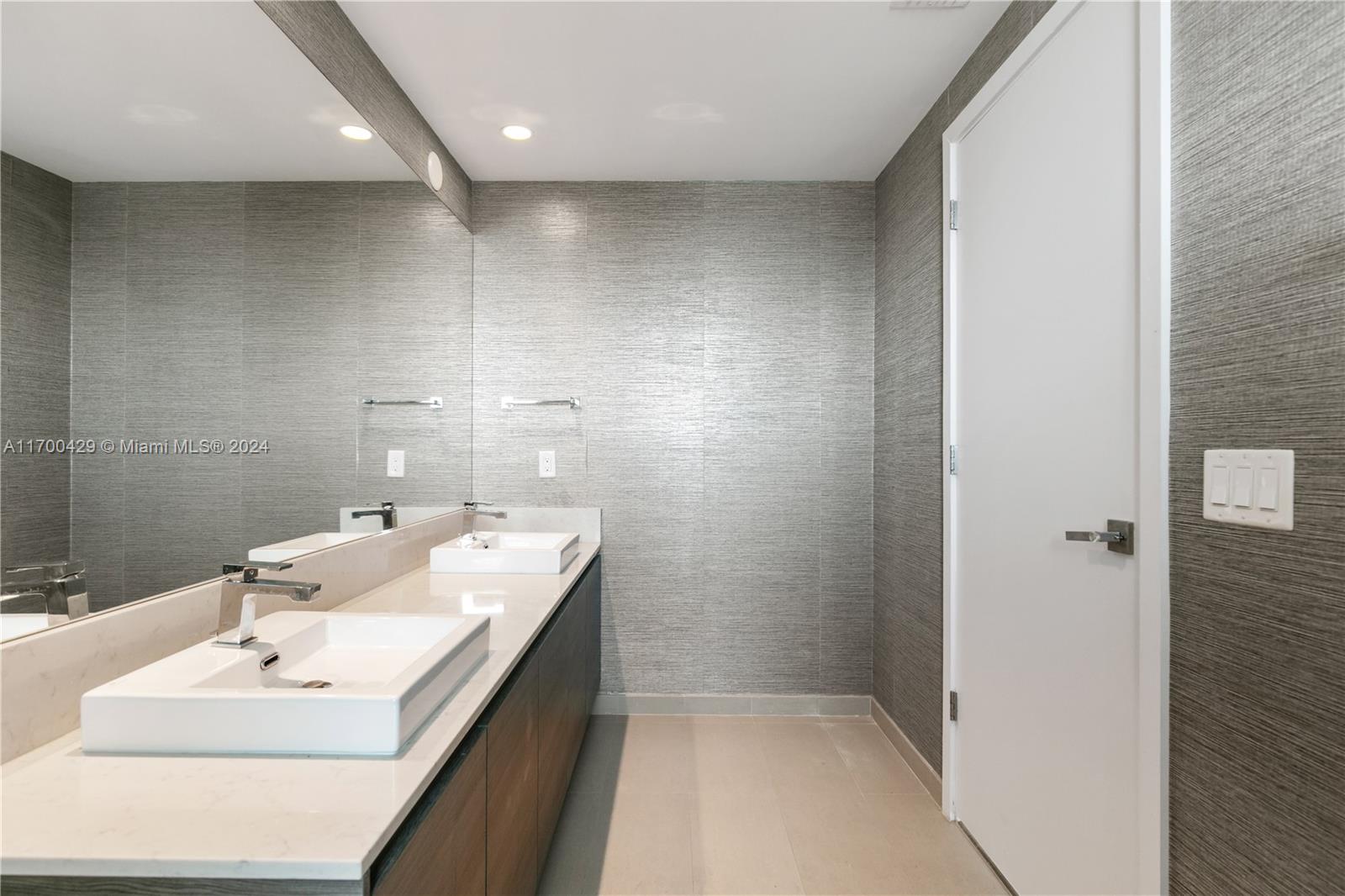 1080 Brickell Ave # 3800