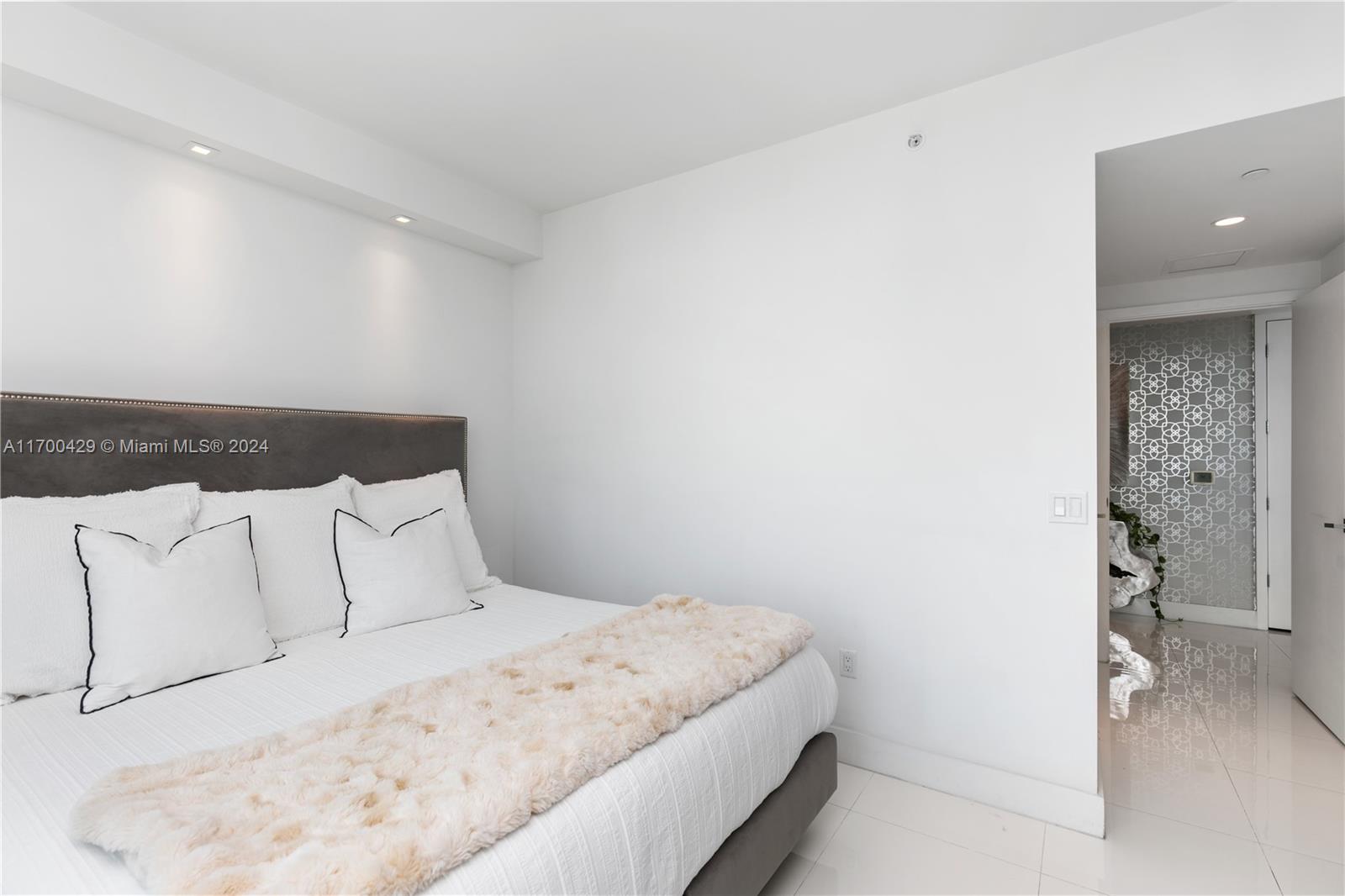 1080 Brickell Ave # 3800