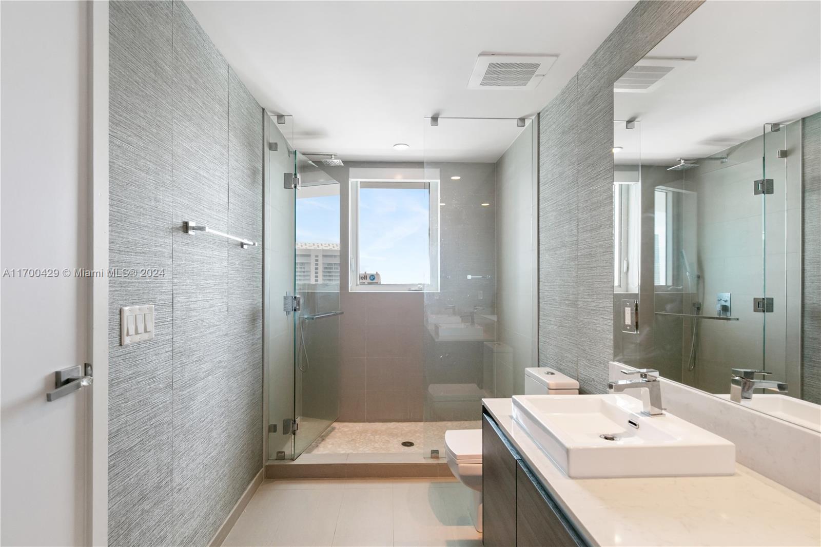 1080 Brickell Ave # 3800