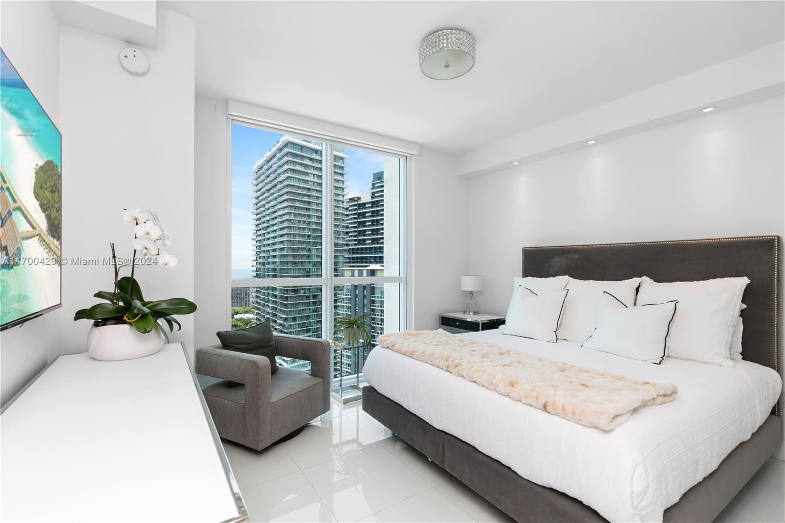 1080 Brickell Ave # 3800