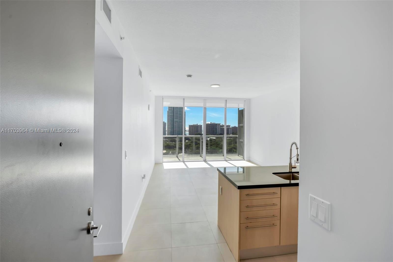 79 SW 12th St Unit: 2302-S