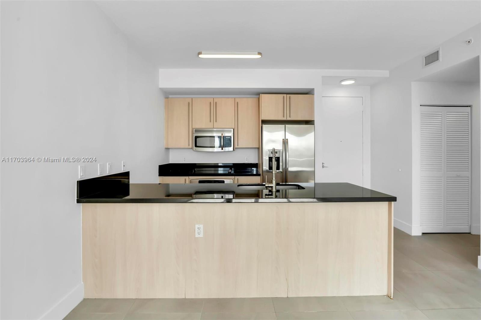 79 SW 12th St Unit: 2302-S
