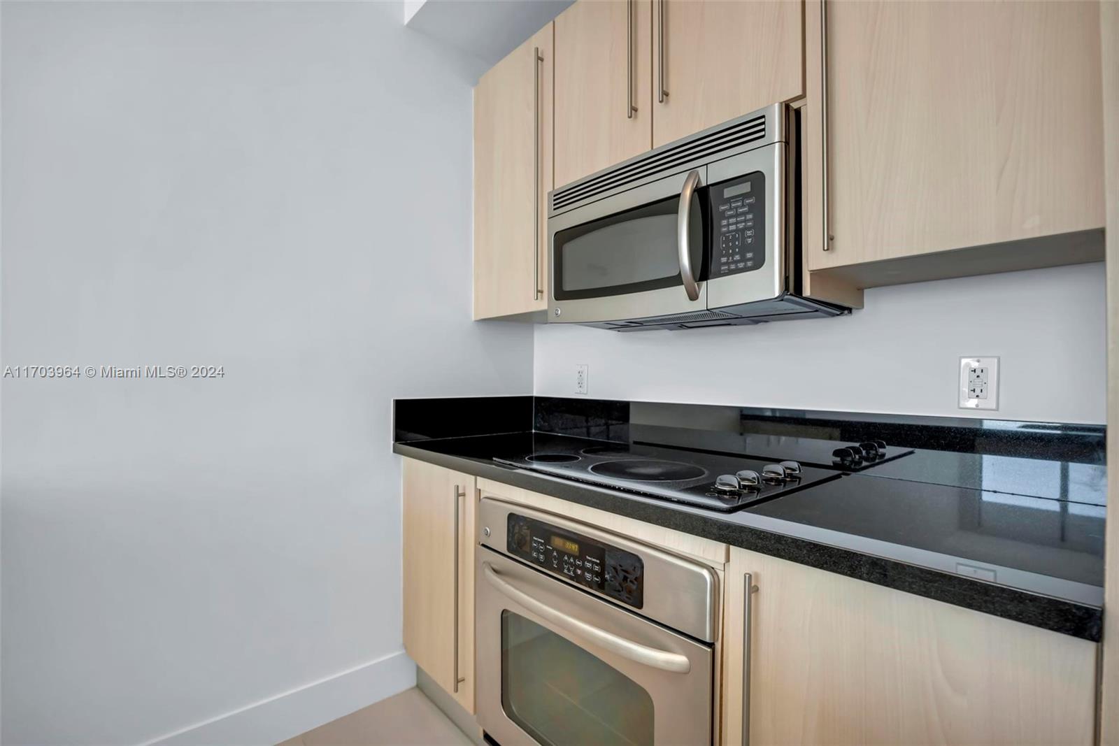 79 SW 12th St Unit: 2302-S