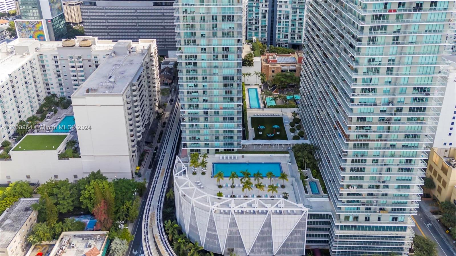 79 SW 12th St Unit: 2302-S