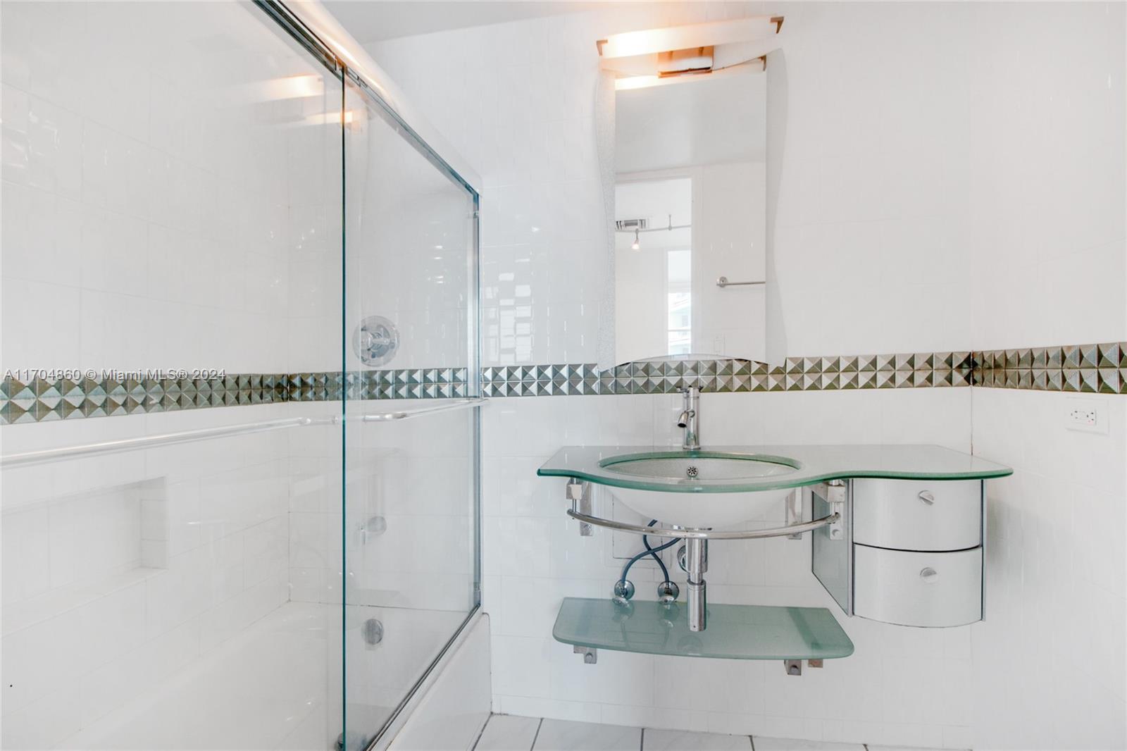 5055 Collins Ave # 6A