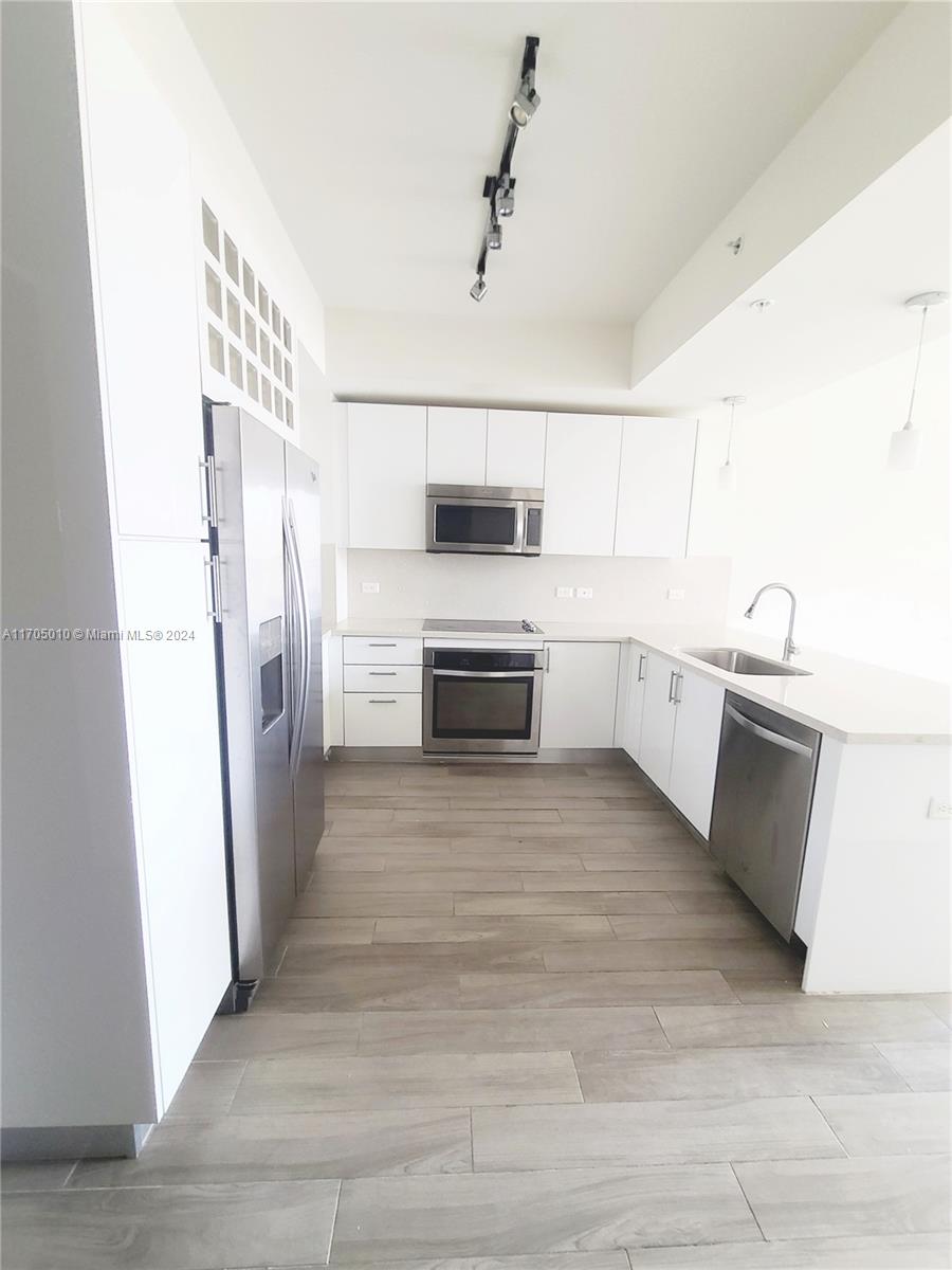 999 SW 1 AVENUE # 1808