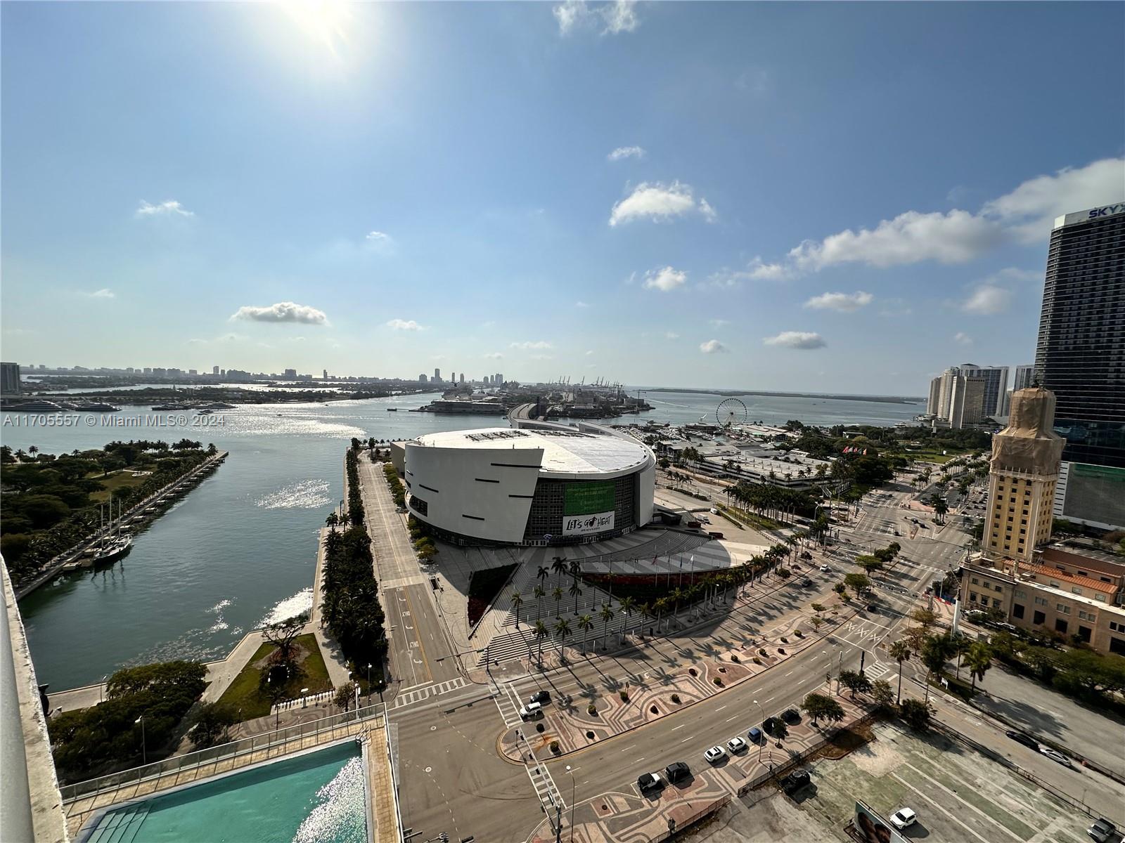 888 Biscayne Blvd # 2402