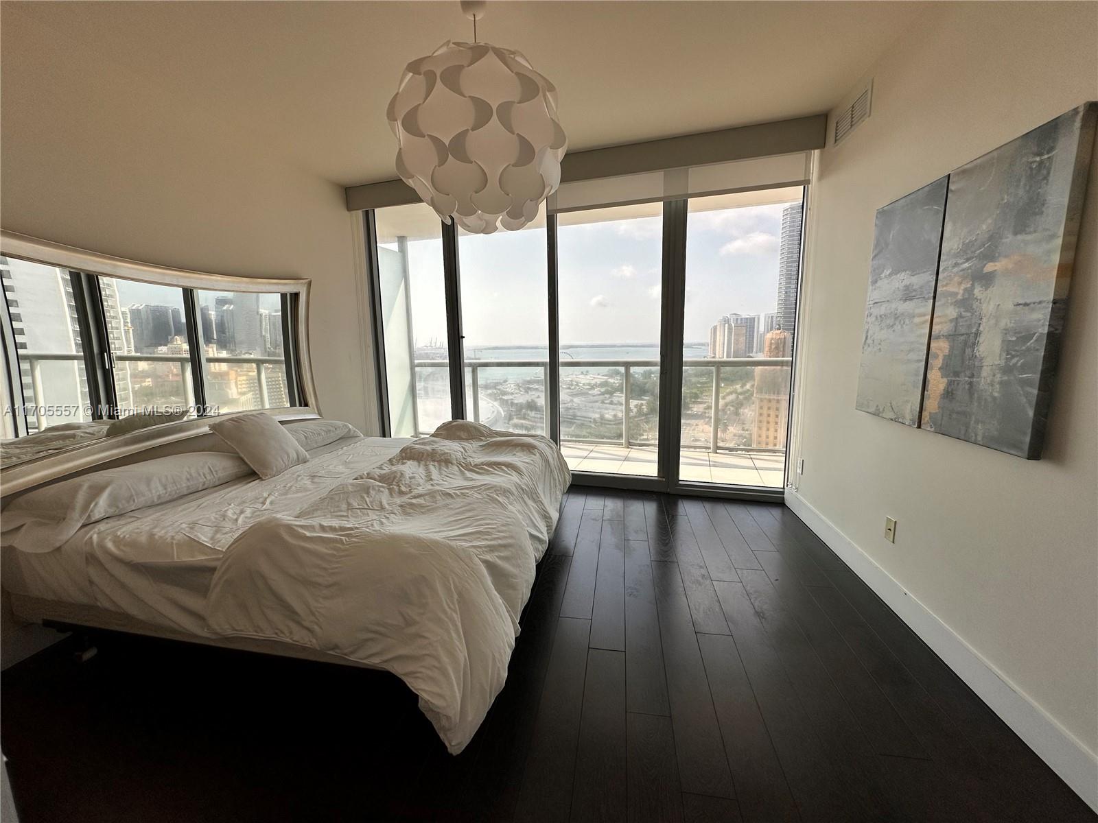 888 Biscayne Blvd # 2402