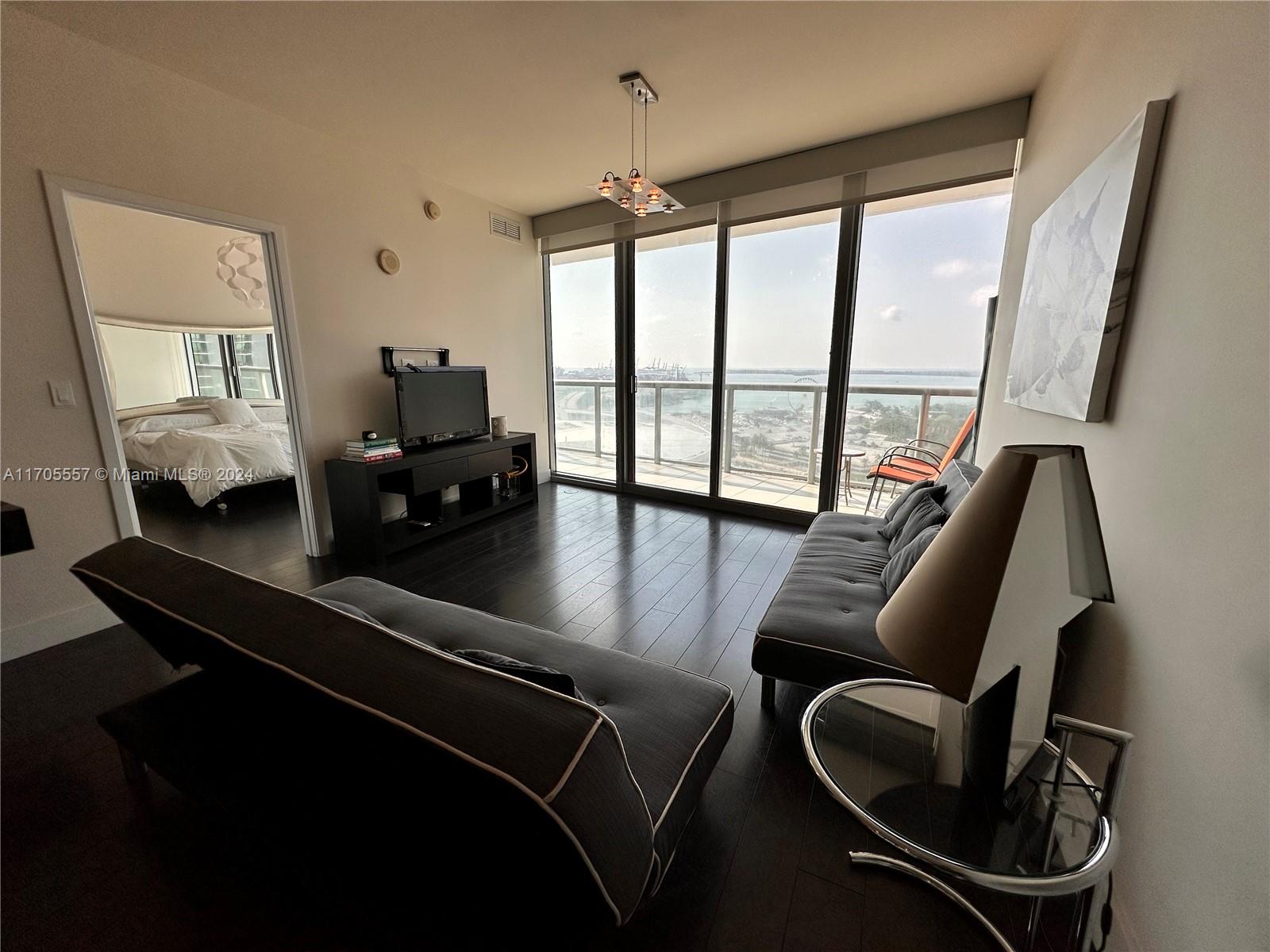 888 Biscayne Blvd # 2402