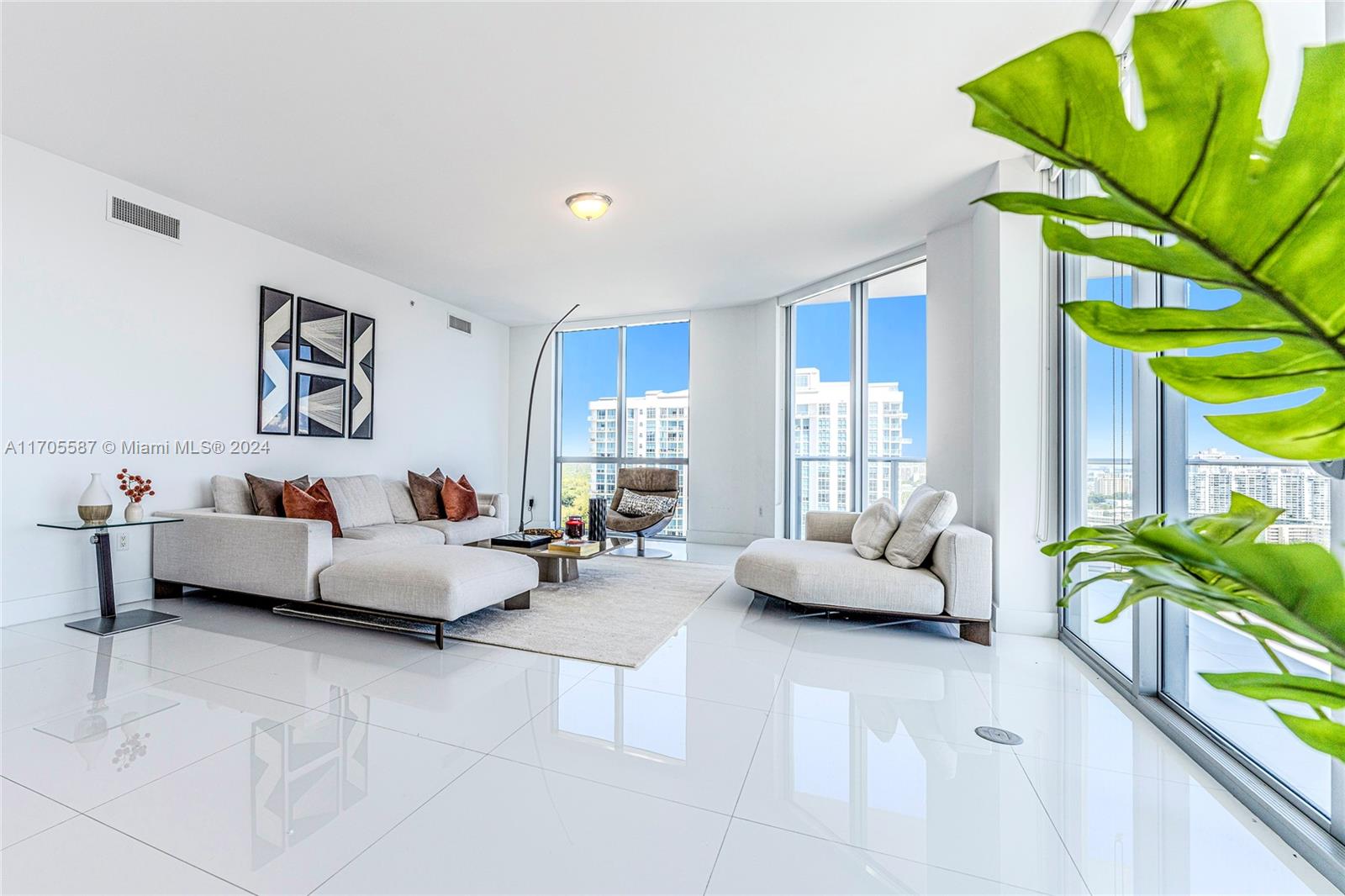 17111 Biscayne Blvd # 2109