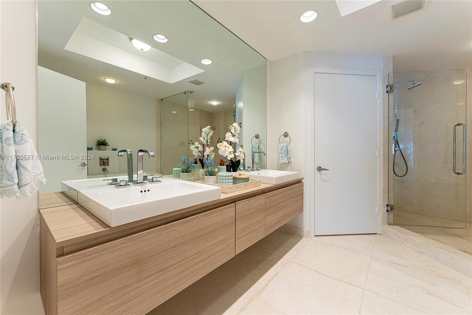 17111 Biscayne Blvd # 2109