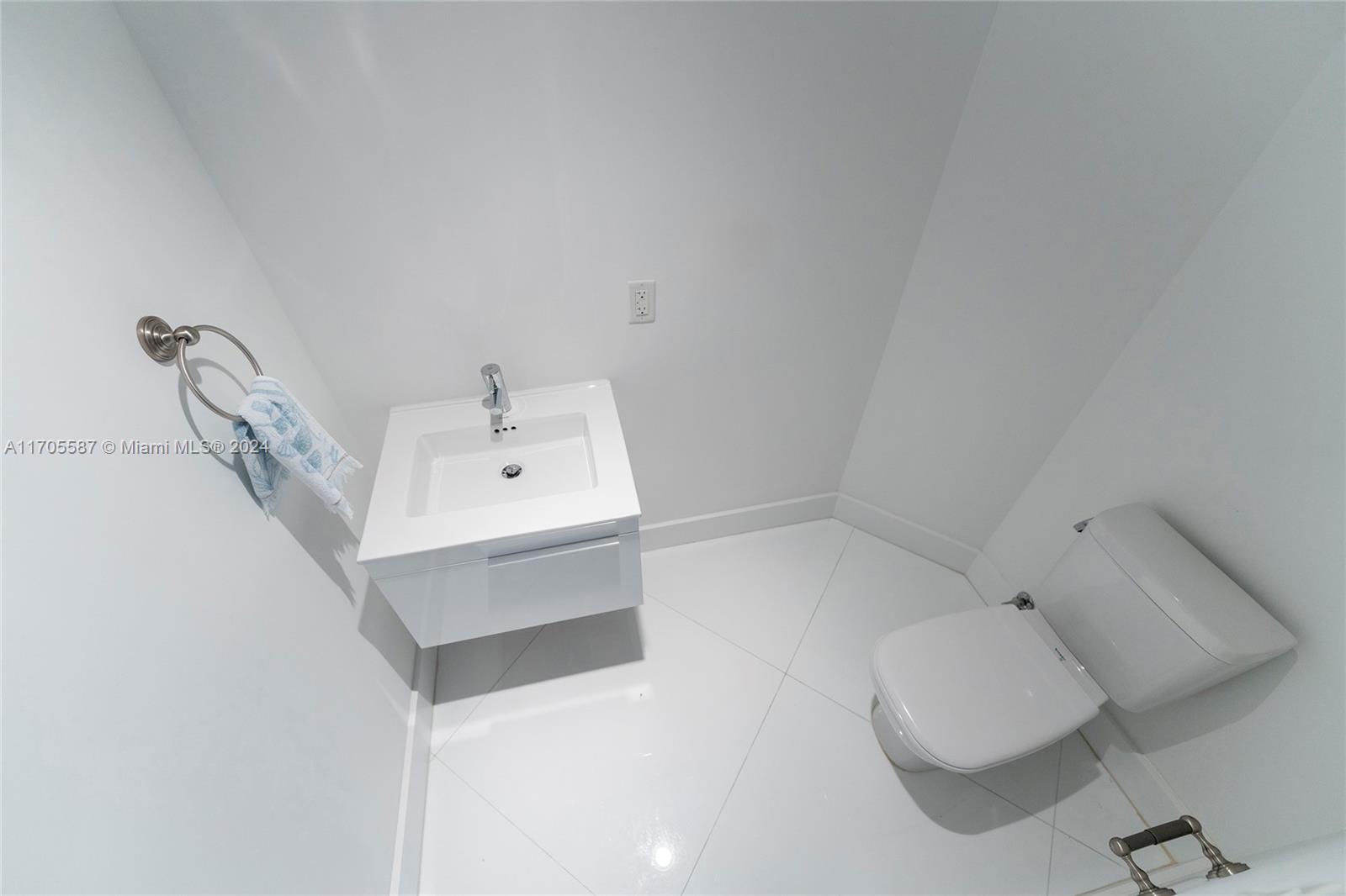 17111 Biscayne Blvd # 2109