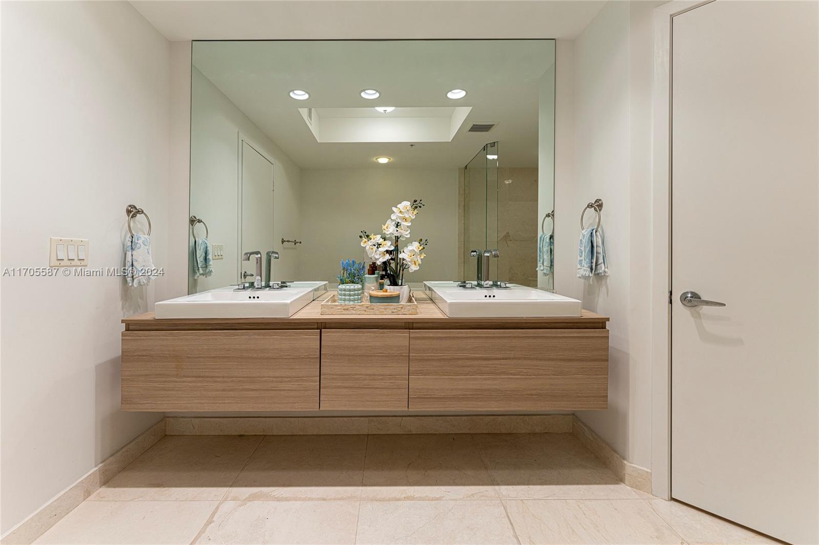 17111 Biscayne Blvd # 2109