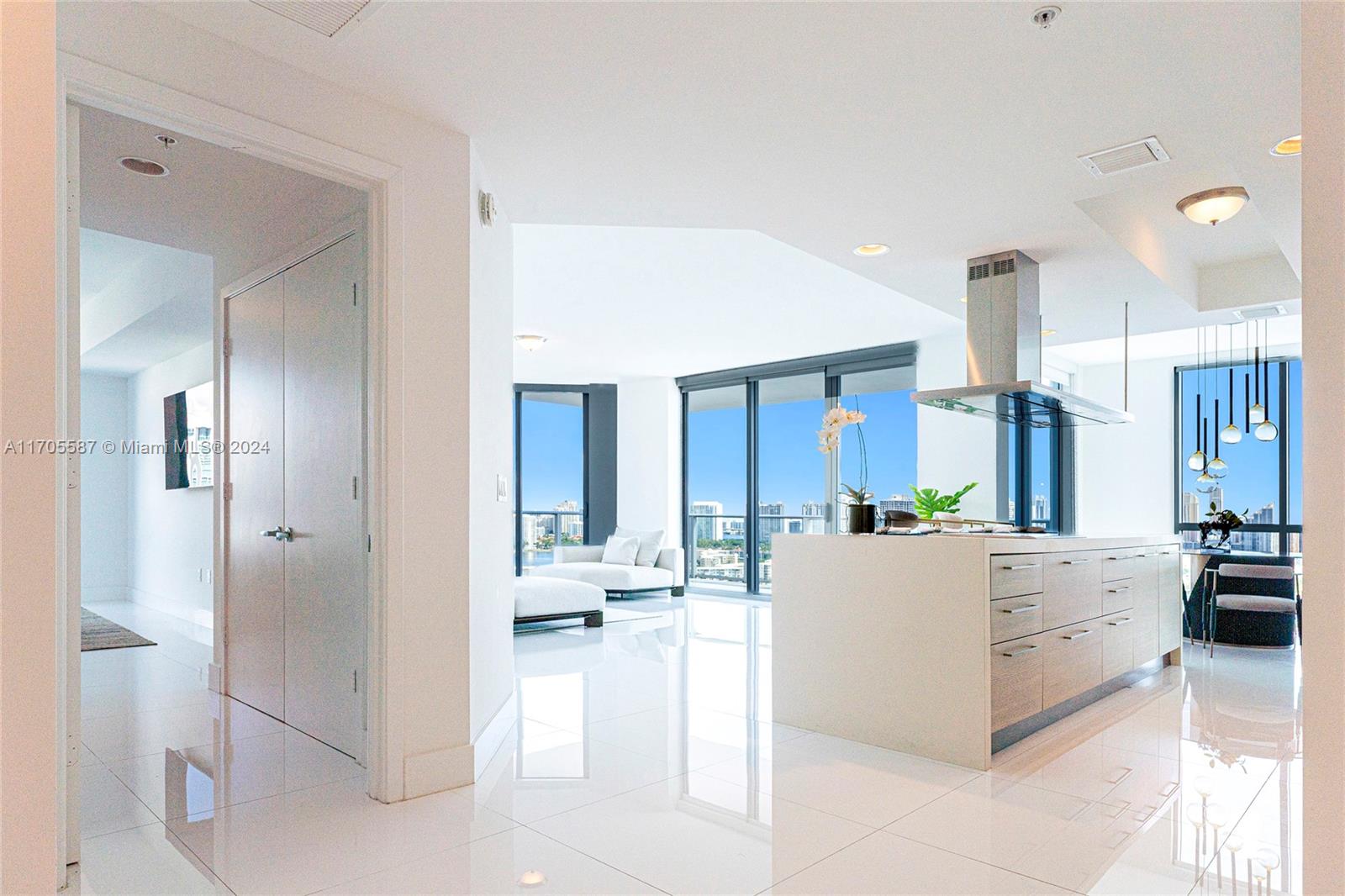 17111 Biscayne Blvd # 2109