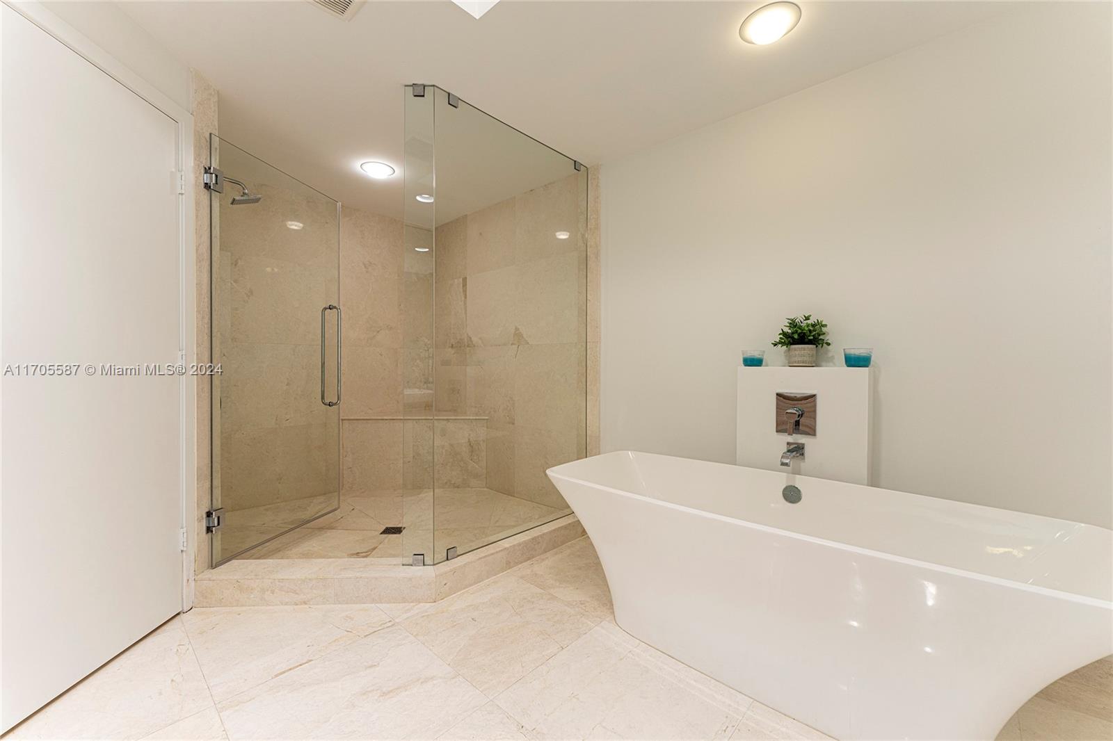 17111 Biscayne Blvd # 2109