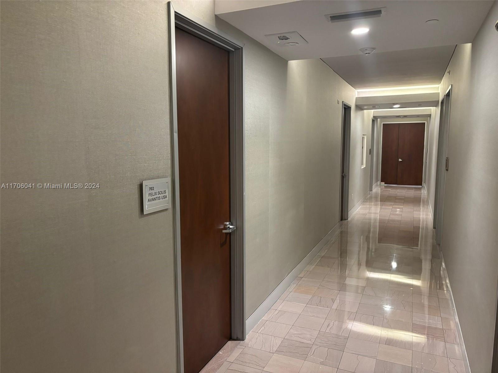14 NE 1st Ave # 700D