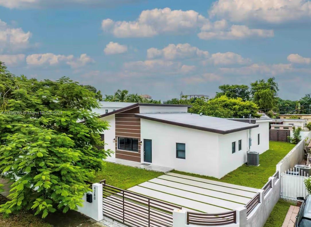 4280 SW 13th Ter